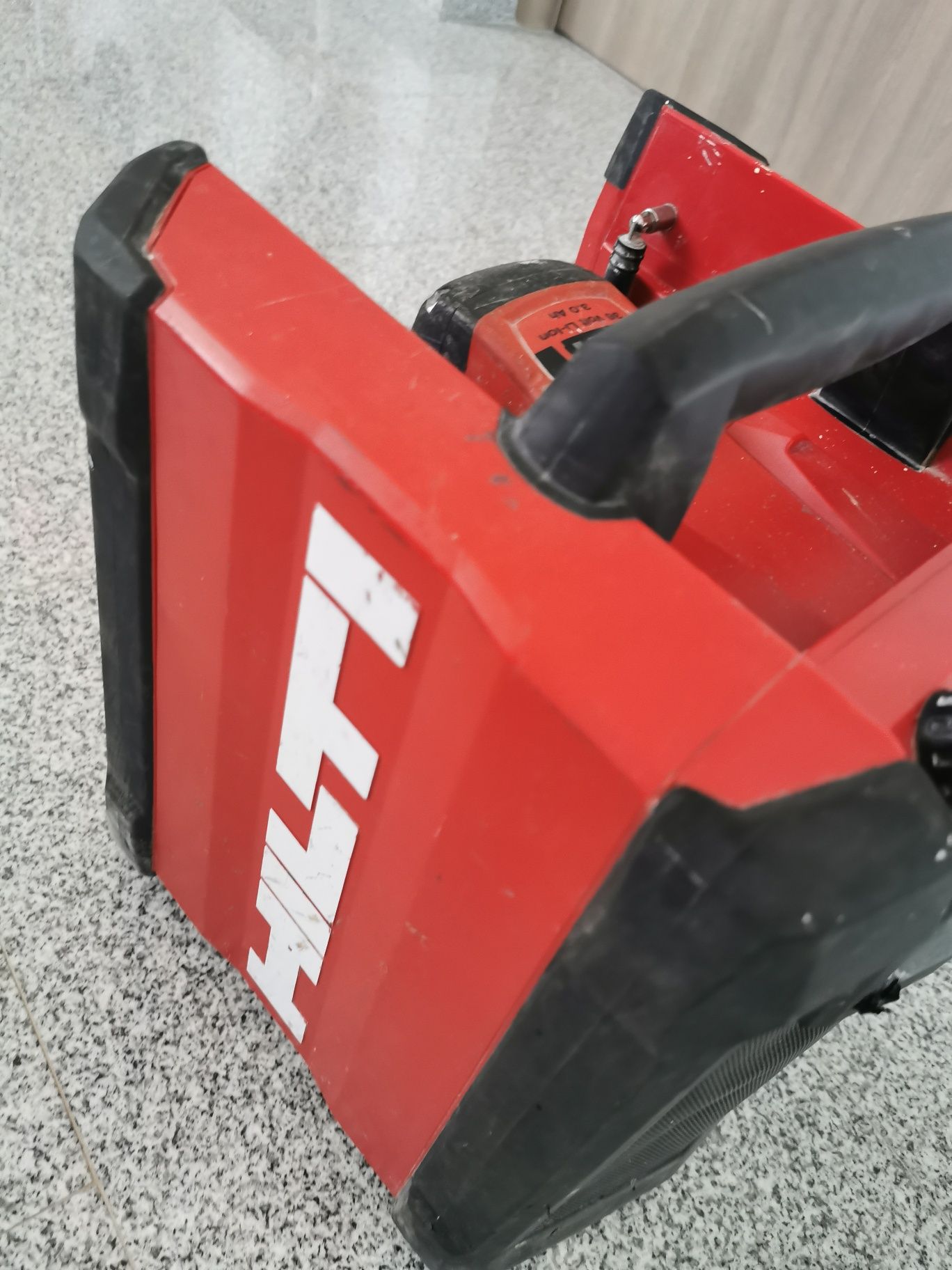 Boxa șantier hilti!