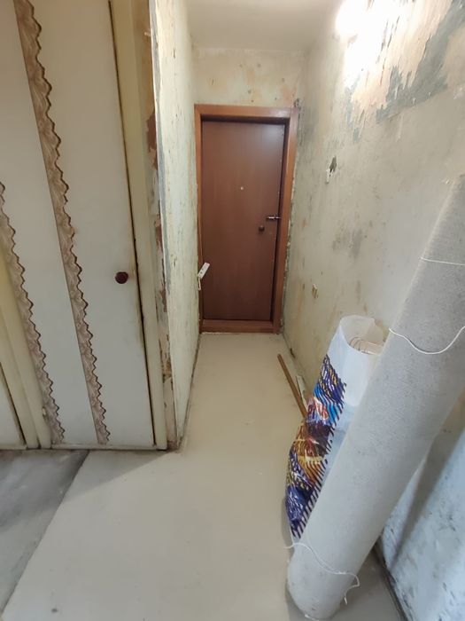 Продам 2 х комн., 4 мкр, дом 11, этаж 4.