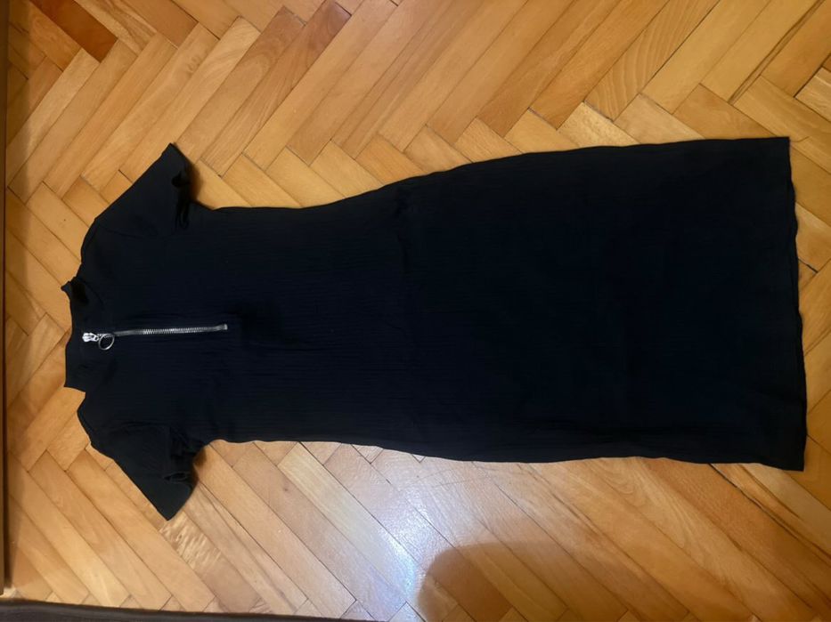 Черна рокля с цип