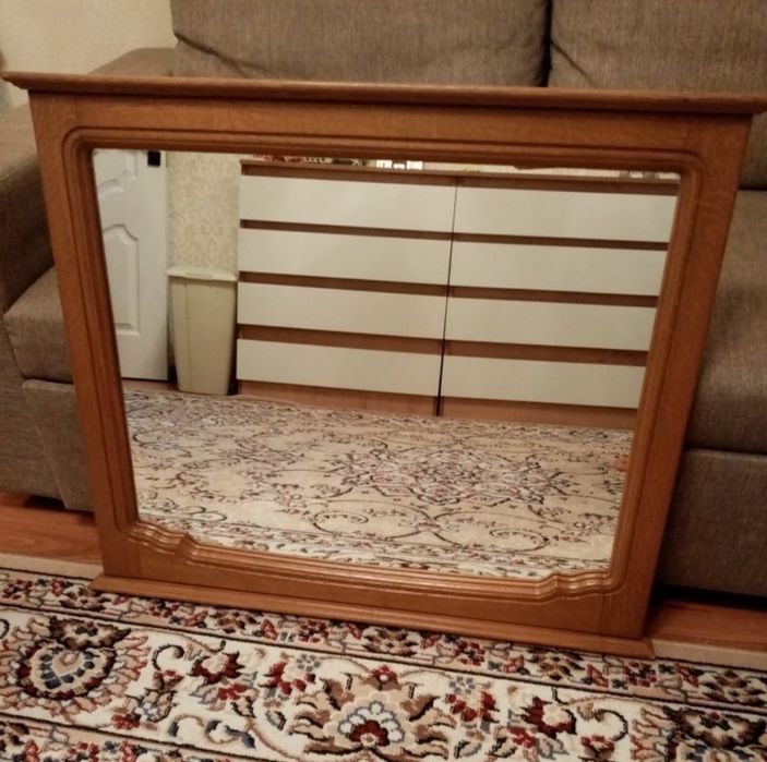 Зеркало настенное