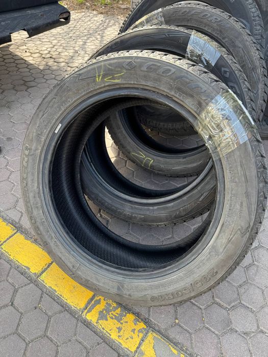 Продам зимние шины 235/50 R19