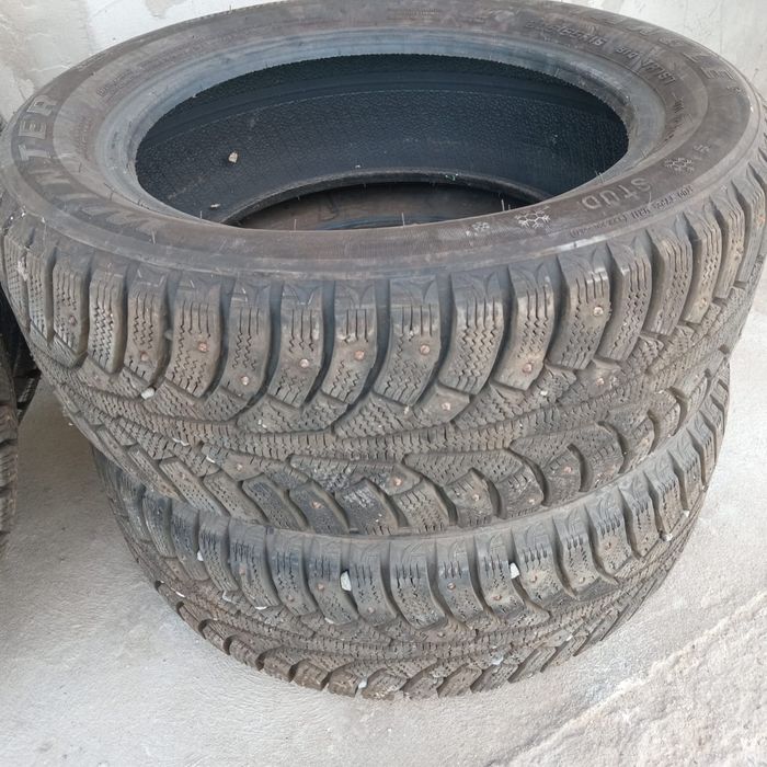 Продам отличные шины!! Как новые!