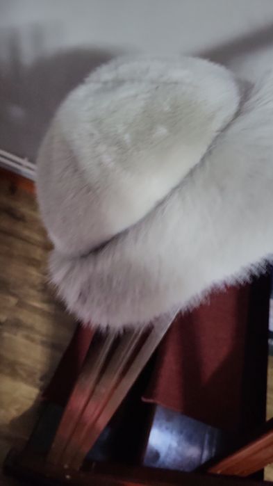 Vând Căciulă blană
