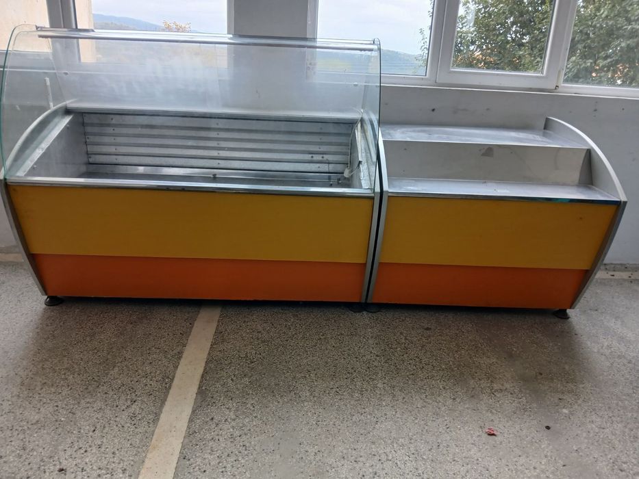 Хладилна витрина / Щанд