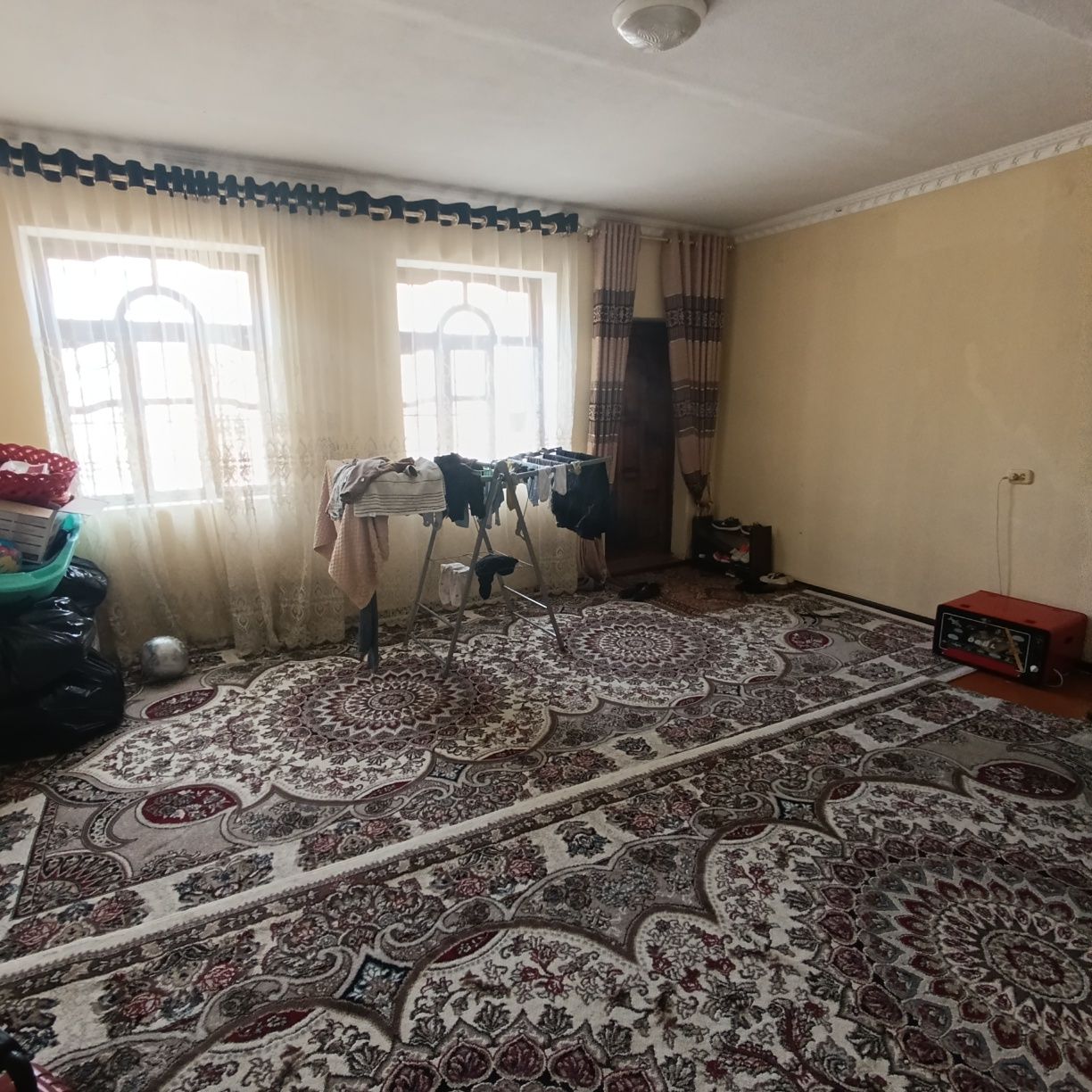 3 хонали килинган квартира 1 каватда сотилади 5 микрн. Элит макс
