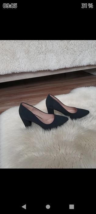 Pantofi eleganți