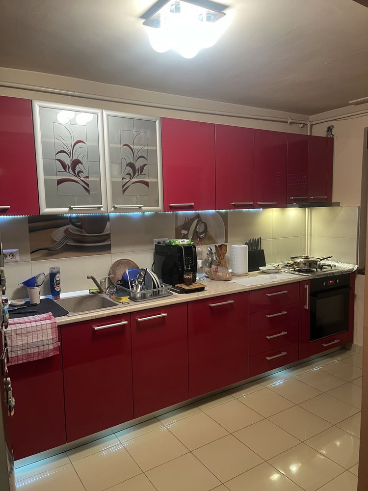 Apartament 4 camere Zona Dacia + garaj - 153.000 euro Negociabil