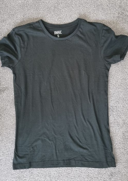 Tricou negru simplu nou