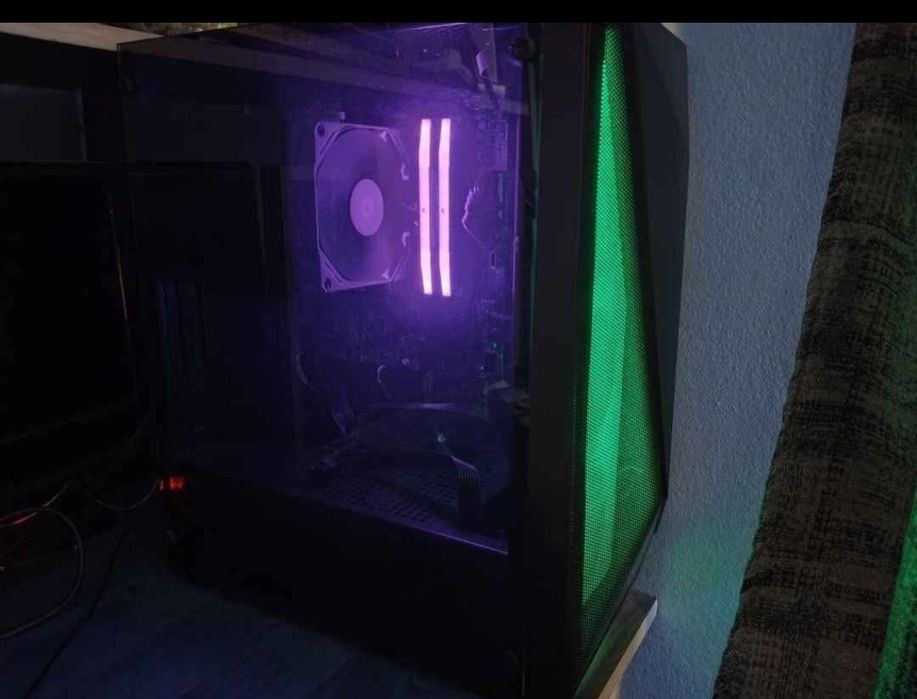 Sistem gaming parțial asamblat