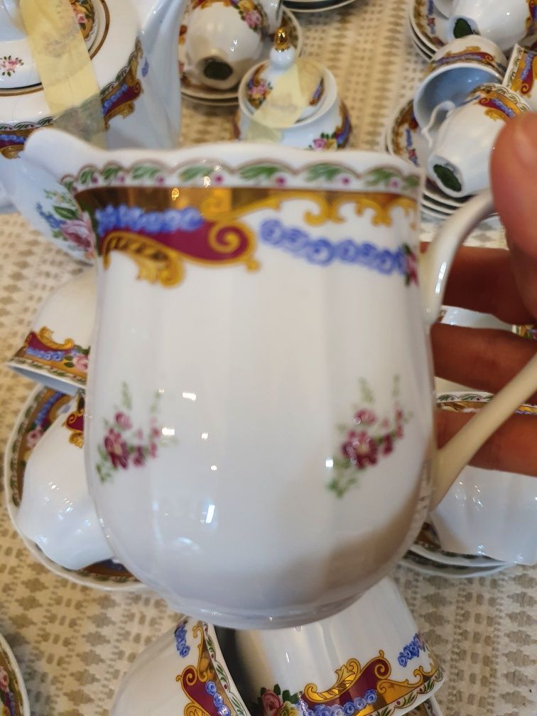 2 комплекта .Винтидж сервиз за чай + кафе Lemoges France.