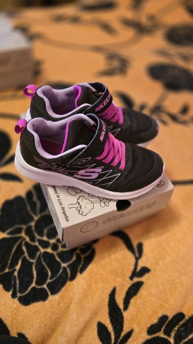 Adidasi fete Skechers 32