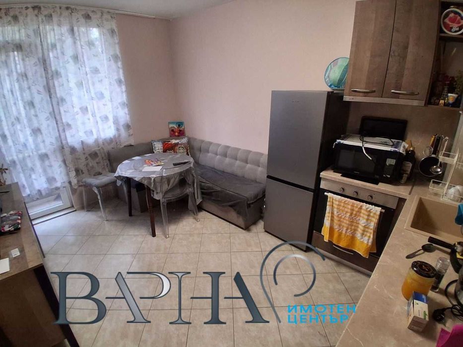 Дава се под наем Двустаен апартамент в Варна, Център - 50 кв.м за 357 € - Снимка #2