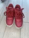 Обувки nike air force.