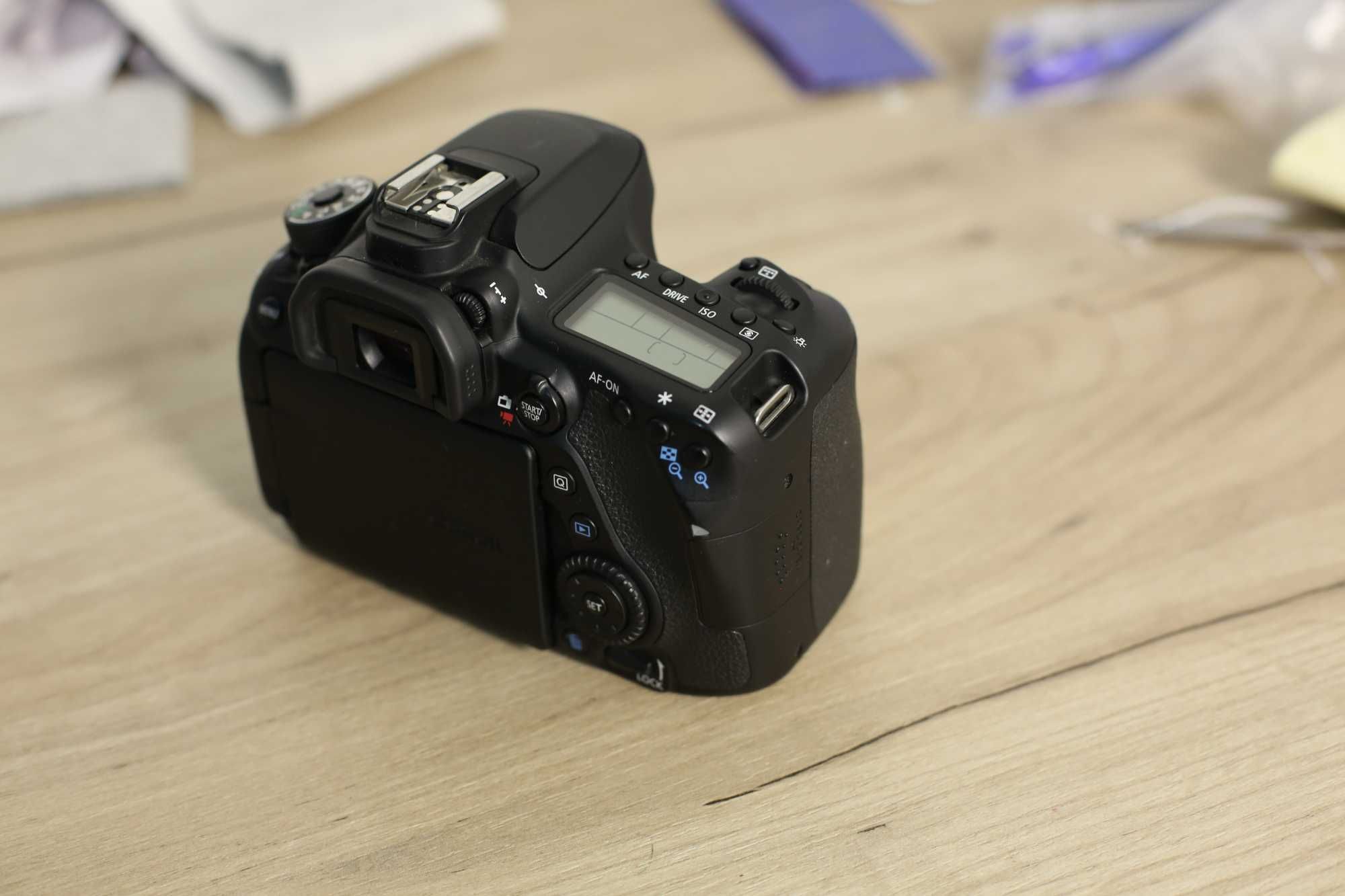 camera CANON 80D