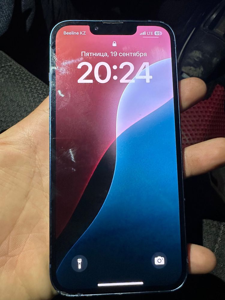Продам 13 айфон.