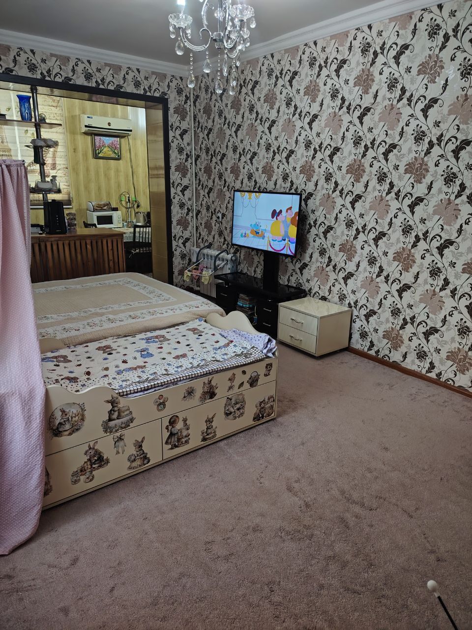 СРОЧНО! Чиланзар 8 1в2/3/4 Площадь 42 КВ м 2*6 балкон