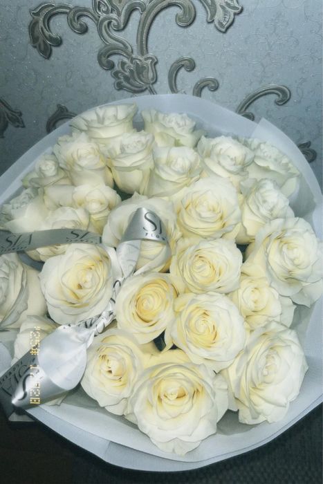 Свкжие белые розы, 25шт