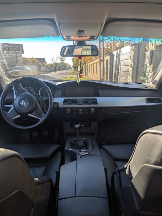 Vând BMW 520i E60