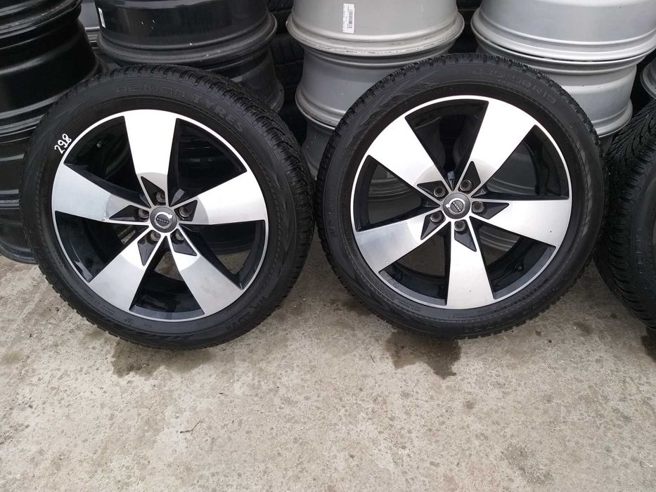 Jante Volvo Xc40 Xc60 Xc90 S60 V60 S90 V90 R19 Spoke Black White
