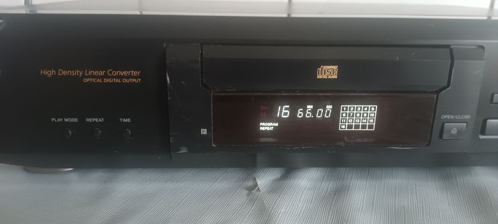 Cd Sony CDP XE330