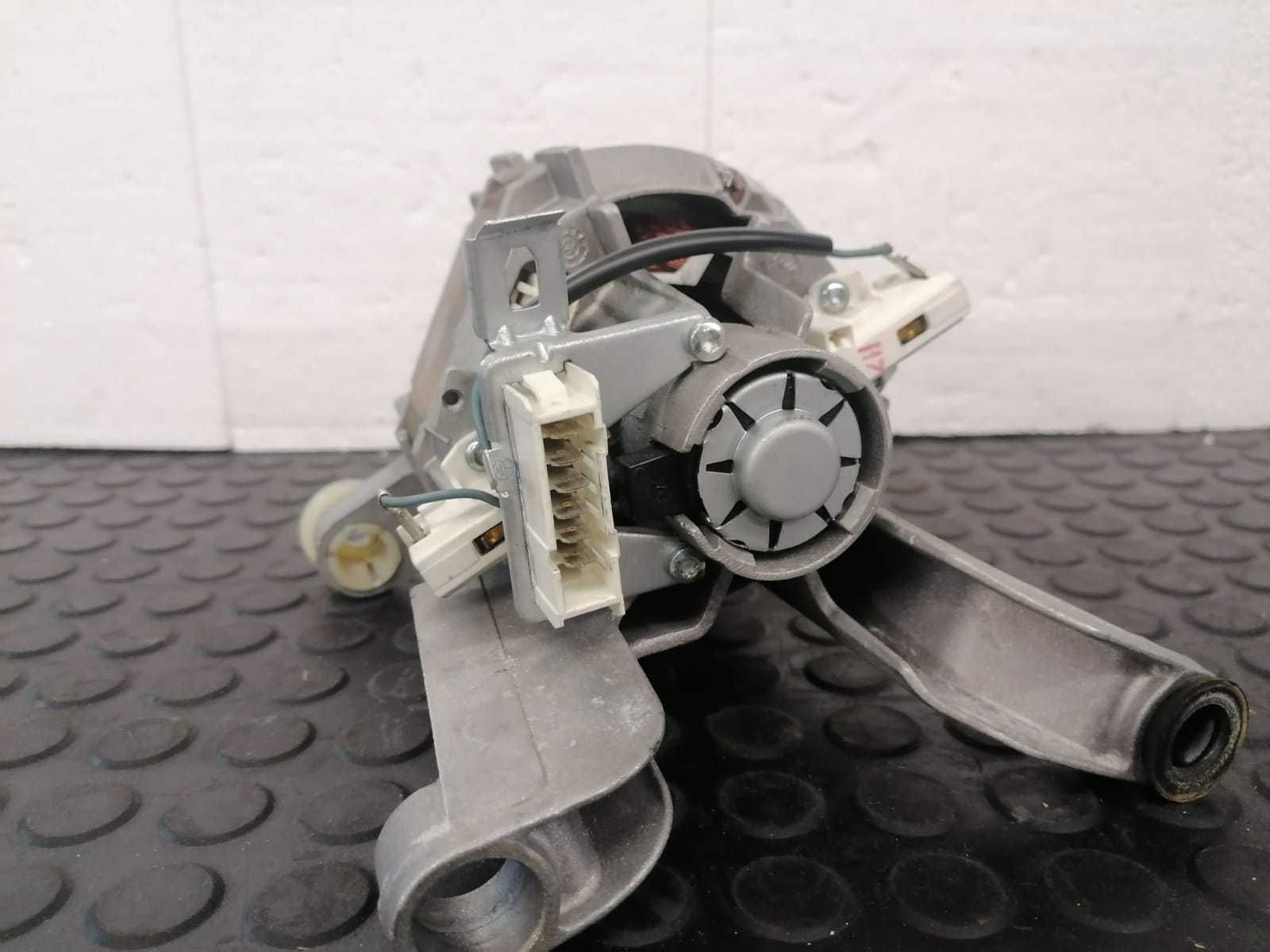 Motor 6 pini masina de spalat Bosch Serie 2 WAE20362BY / R2