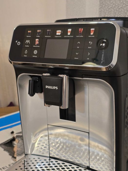 Espressor Philips Seria 5500 LatteGo