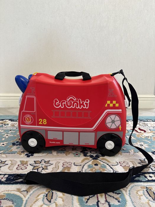 Оригиналтный Детский чемодан Trunki красный
