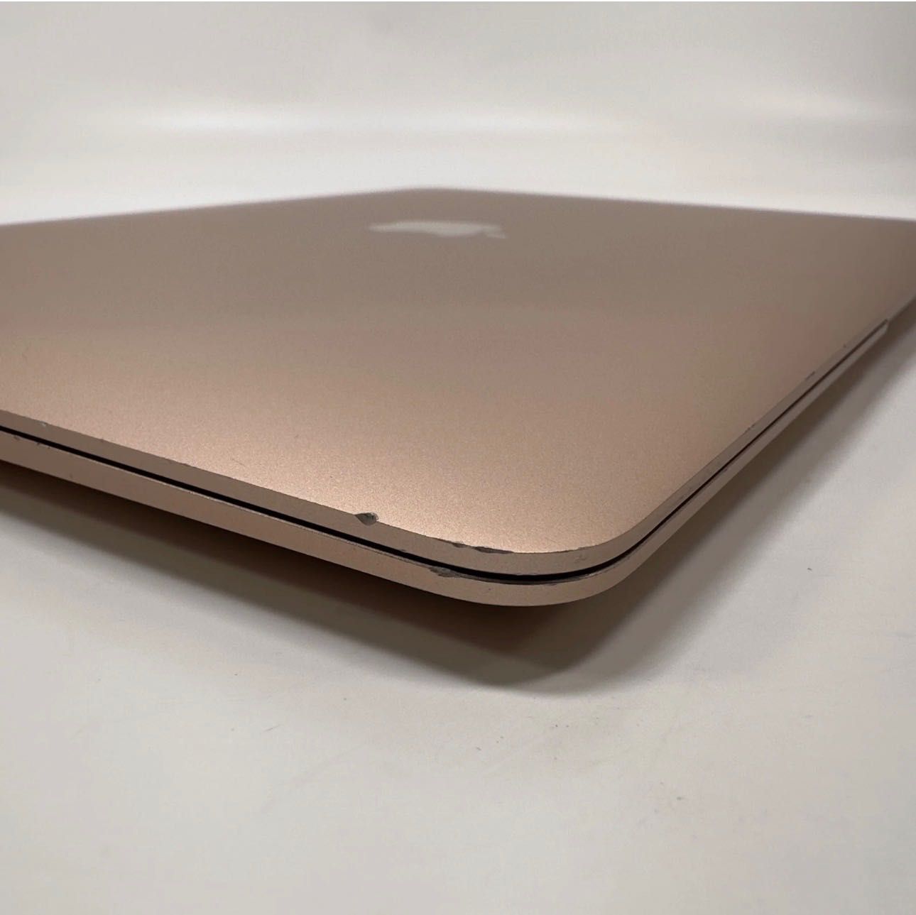 Macbook Air M1 Gold неработещ дисплей