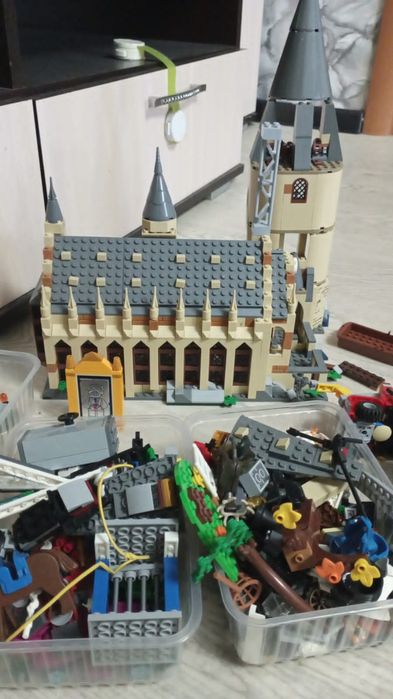 Лего замок и машинки