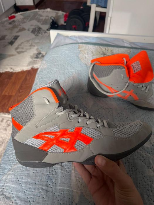 Борцовка asics для борьбе.