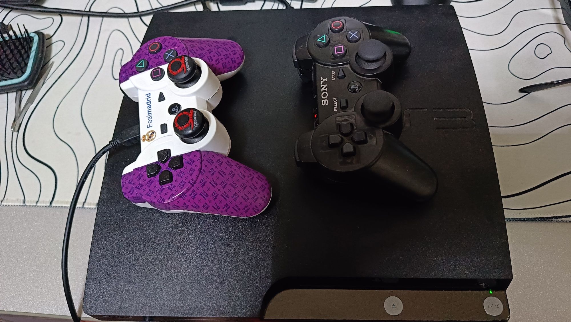 Продаётся PlayStation 3, 2 джостика
