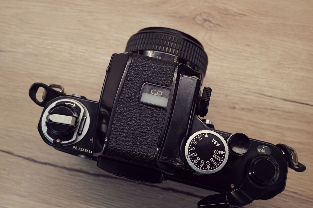 Aparat foto Nikon F2 film obiectiv Nikkor 28mm 2.8 colectionari SLR
