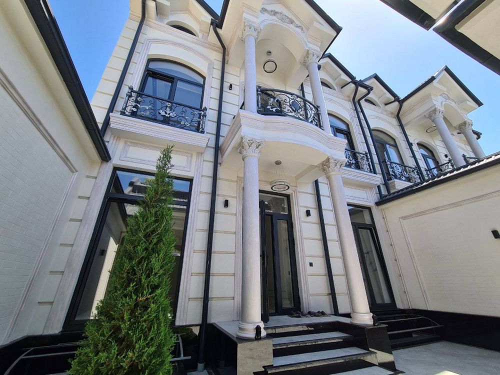 Продаётся красивый дом 2 сотки по улице Никитина .