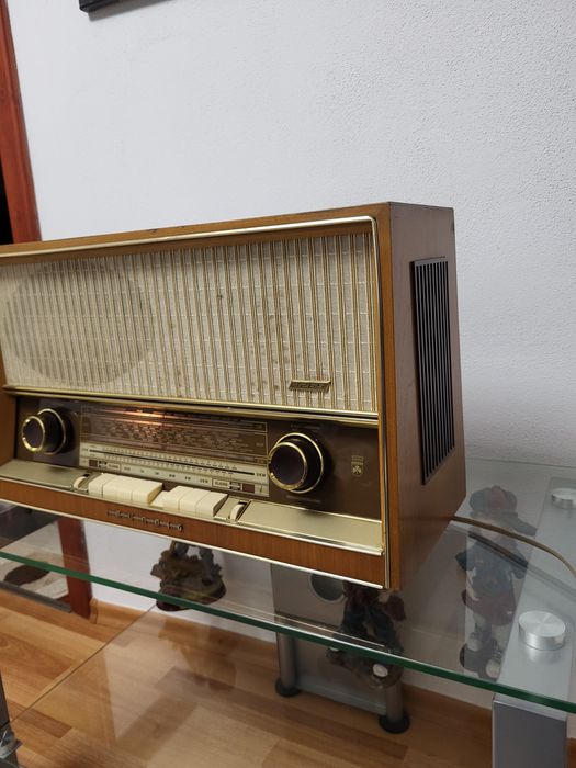 Radio Grundig pe Lămpi 3265