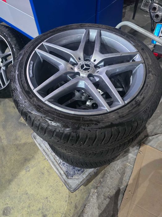 Mercedes Гуми с Джанти Amg 19"