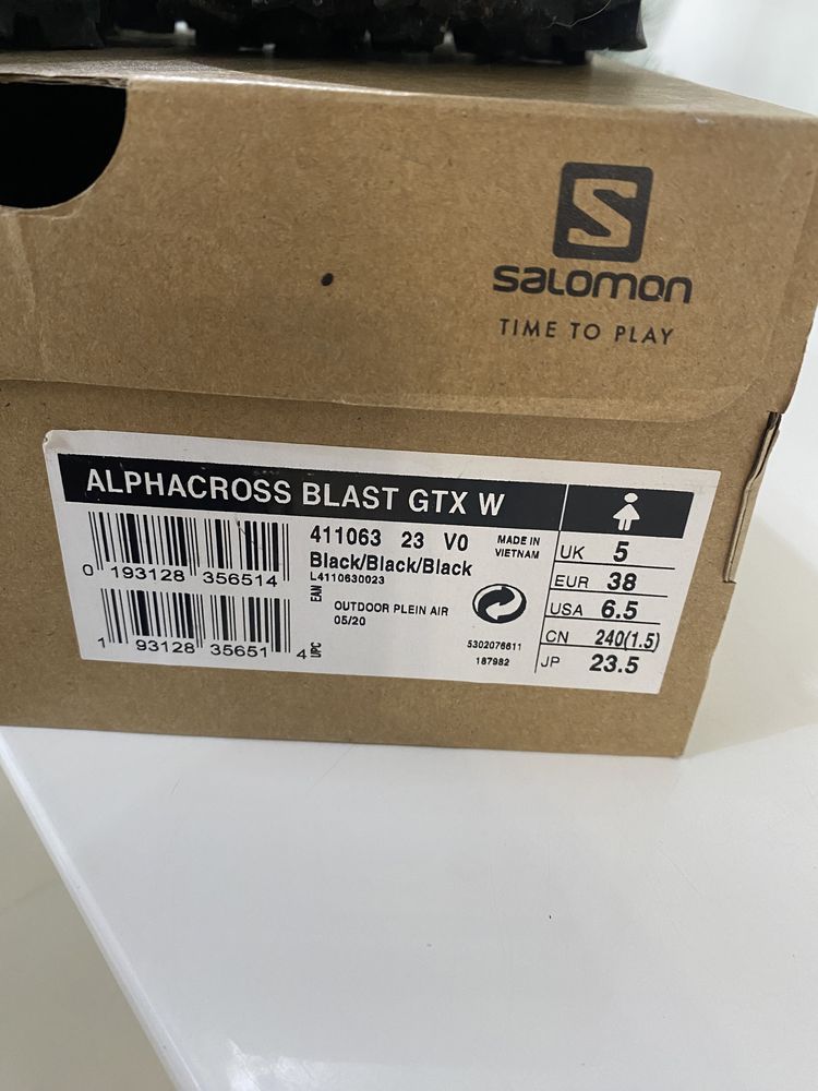 Adidas dama Salomon, Goretex