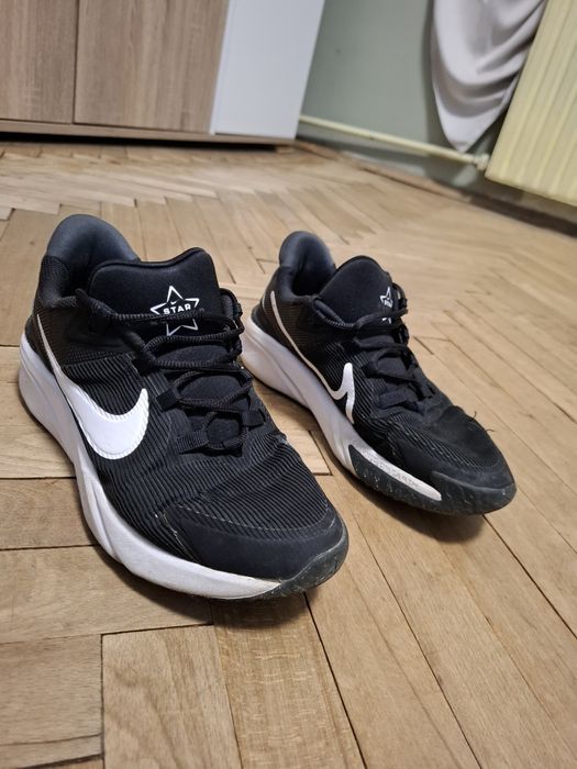 Здравейте продавам маратонки nike 39 номер стелка 27.5 см