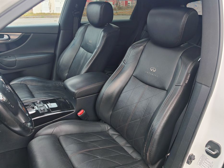 Infiniti FX30dS 2010 BOSE SUV SPORT 4X4 AWD