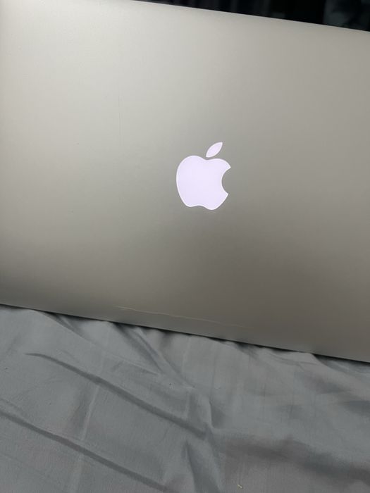 Apple Macbook air 2015 silver