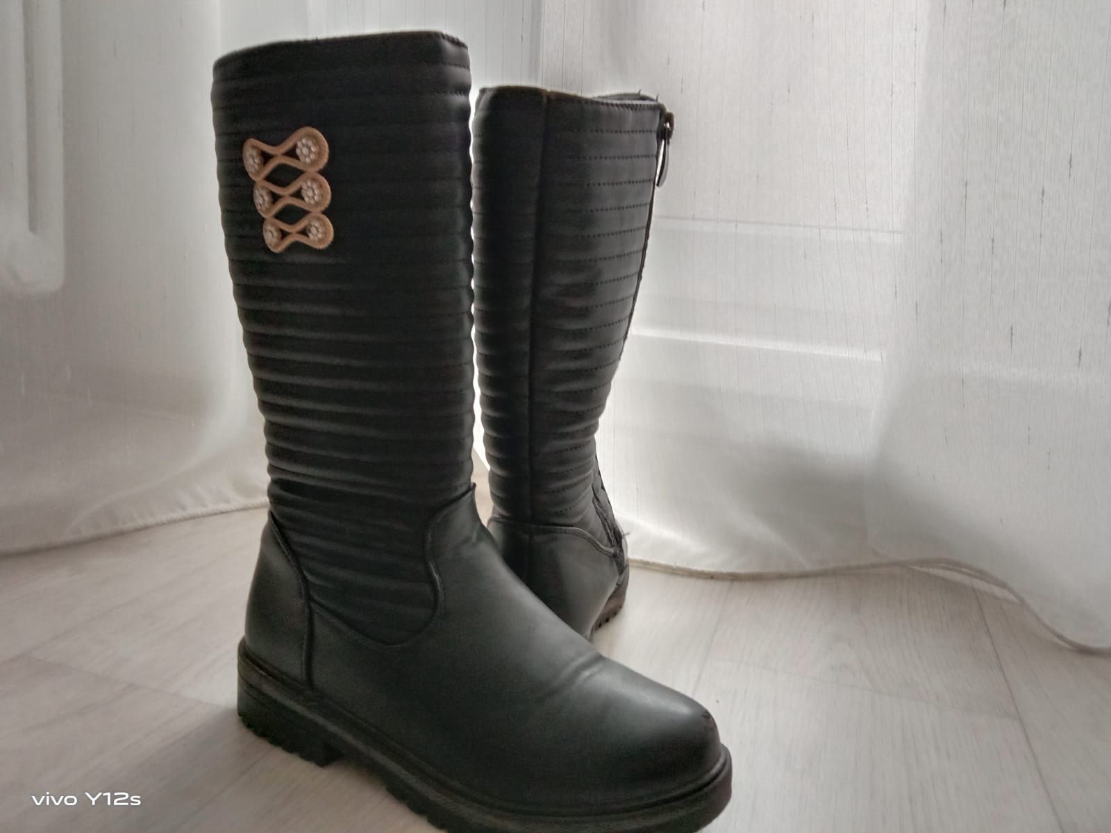 Продам зимние сапоги