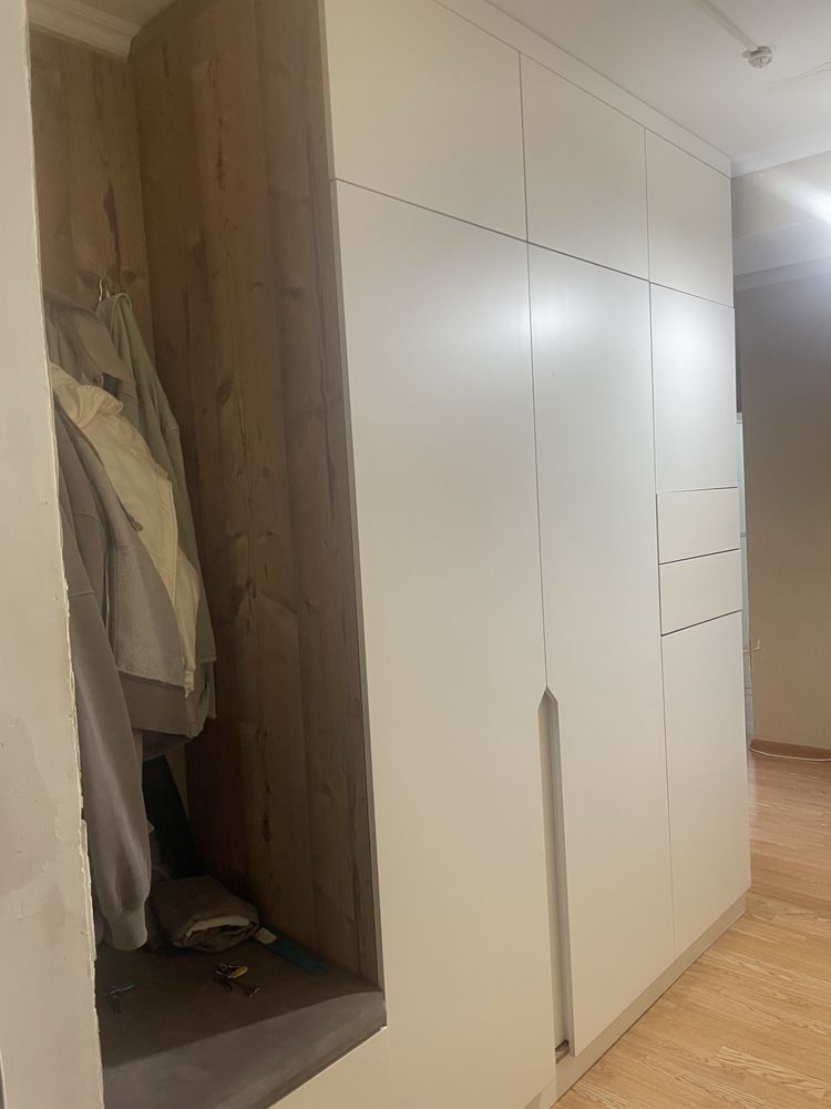 Продам шкаф в прихожую!