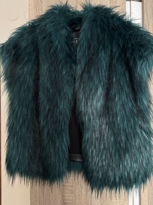 Пухен елек Guess