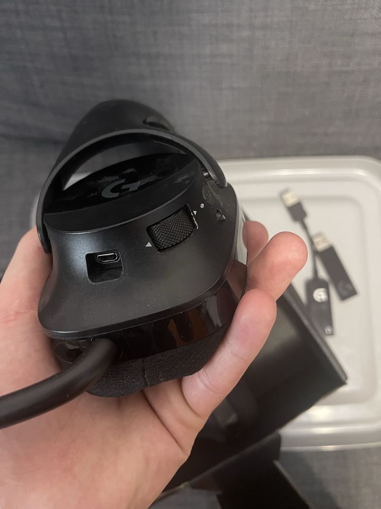 Casti logitech G533 cu dongle / receiver headset
