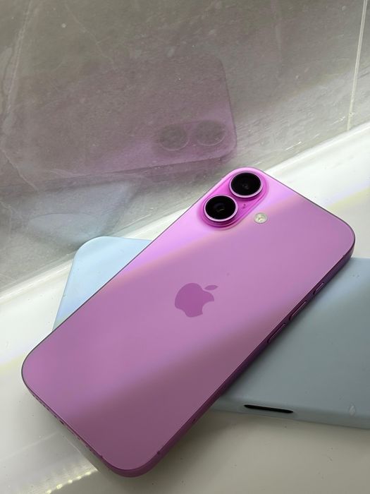 Iphone 16 розовый
