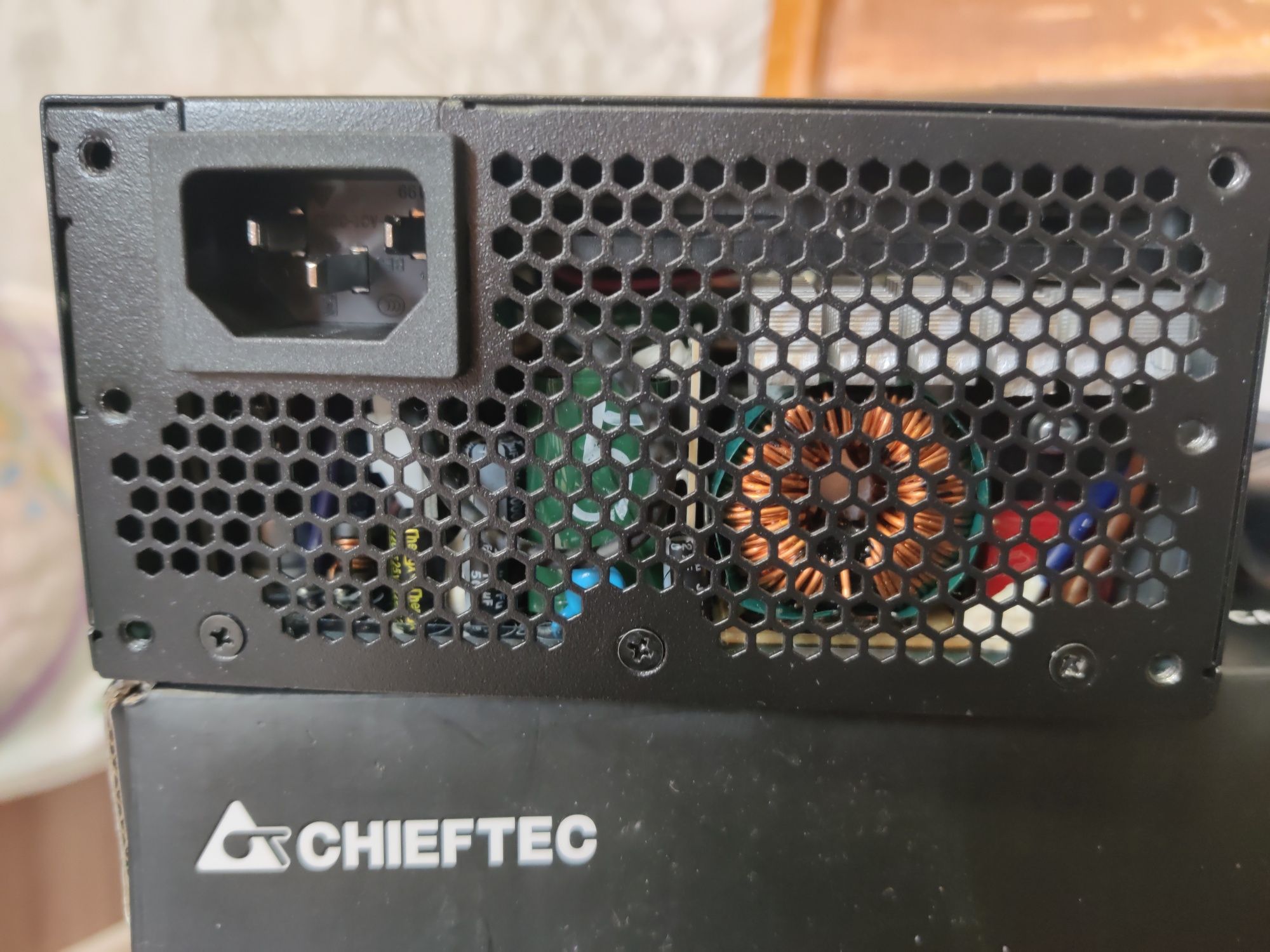 Модульный SFX Блок питания Chieftec CSN-550C 80+Gold. Compact Series.