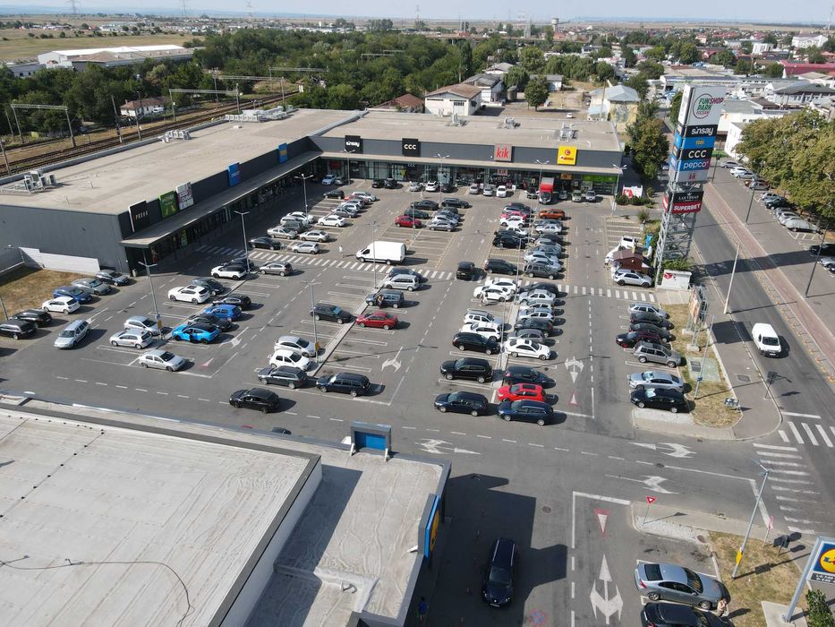 Inchiriem spatiu comercial 75 mp Funshop Park Focsani, Vrancea