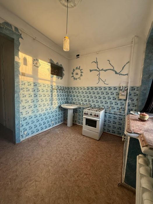 Продаётся 1 кв р-н Достык Молл 2ой этаж