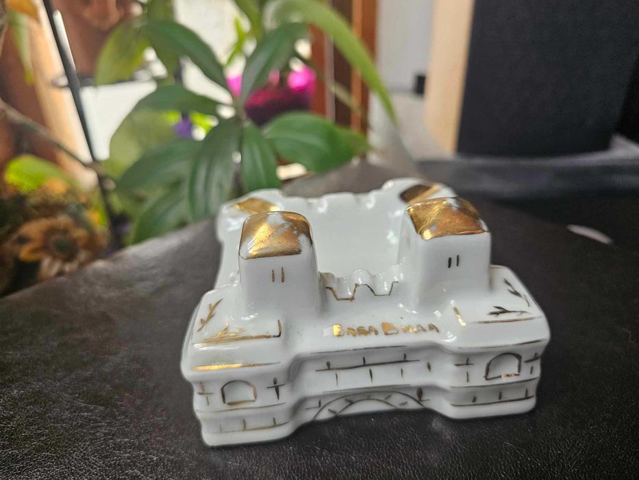 Разпродажба порцелан - комплекти чинии и чаши