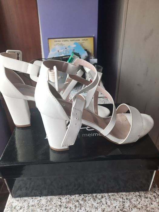 Vând pantofi în stare bună!