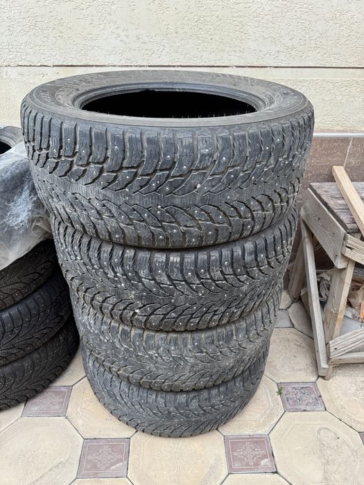 Зимние шипованные шины Nokian Tyres 275/55 R19